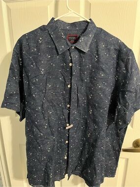 UNTUCKit Navy Short-Sleeve Button-Down Shirt with White Micro-Print